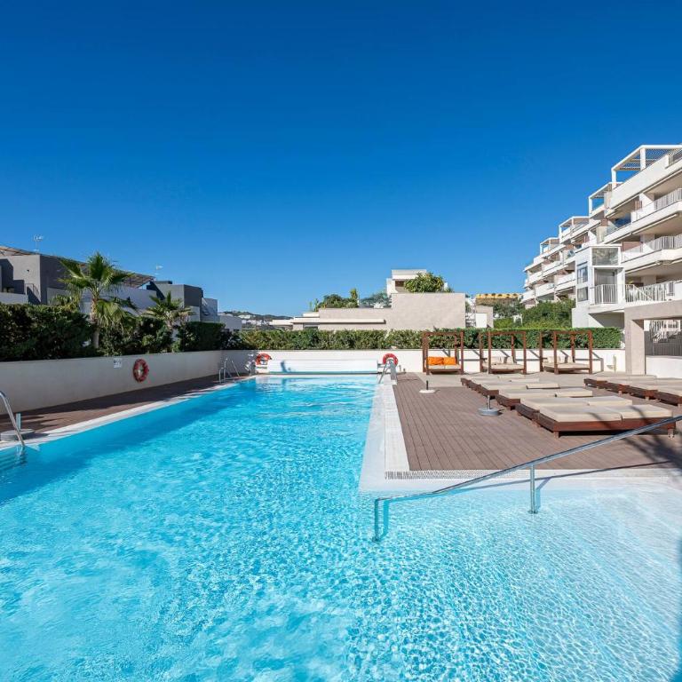 Modern Flat with 2 Bedrooms, Terrace, and Pool in Cala de Mijas - Apartamento de 2 dormitorios - 37