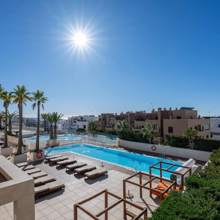 Modern Flat with 2 Bedrooms, Terrace, and Pool in Cala de Mijas - Apartamento de 2 dormitorios - 38