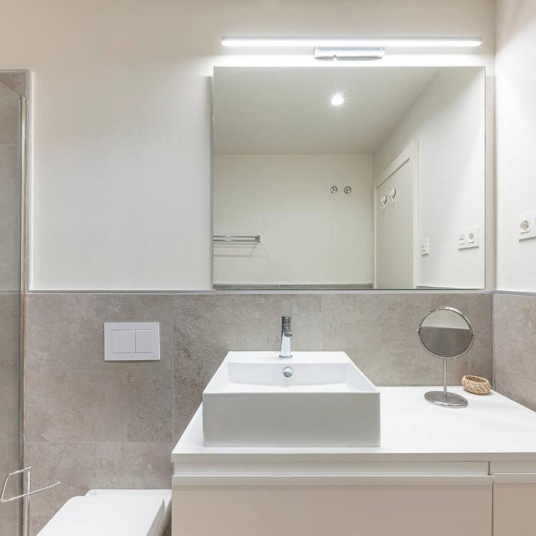 Modern Flat with 2 Bedrooms, Terrace, and Pool in Cala de Mijas - Apartamento de 2 dormitorios - 41
