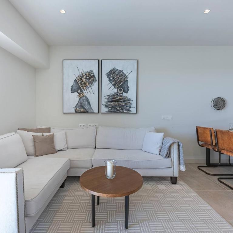 Modern Flat with 2 Bedrooms, Terrace, and Pool in Cala de Mijas - Apartamento de 2 dormitorios - 61