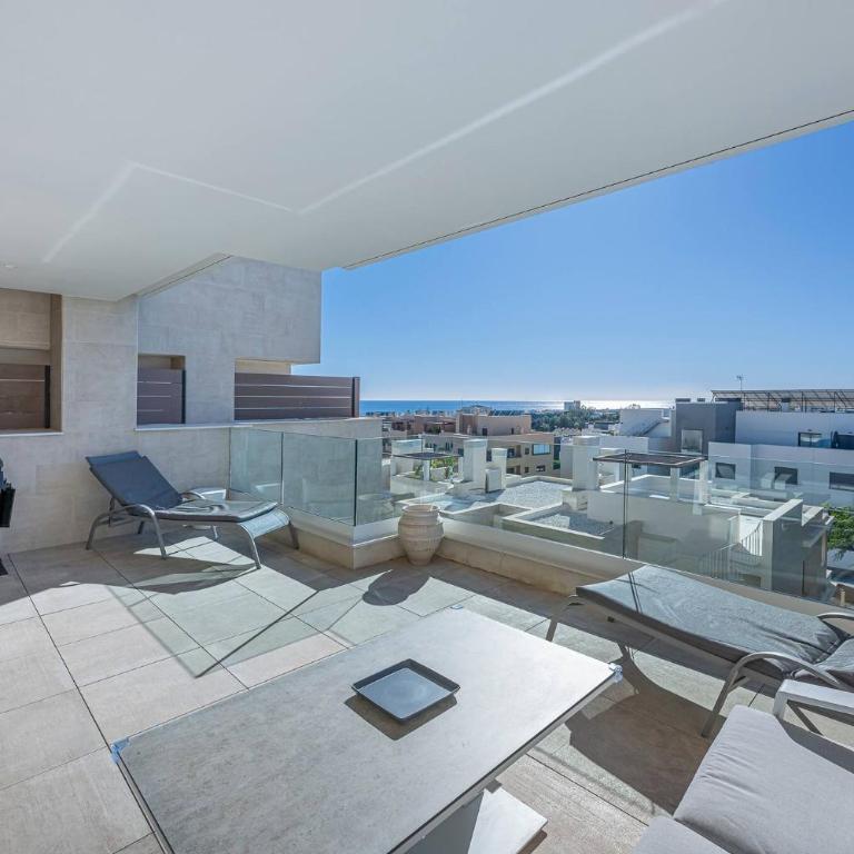 Modern Flat with 2 Bedrooms, Terrace, and Pool in Cala de Mijas - Apartamento de 2 dormitorios - 69