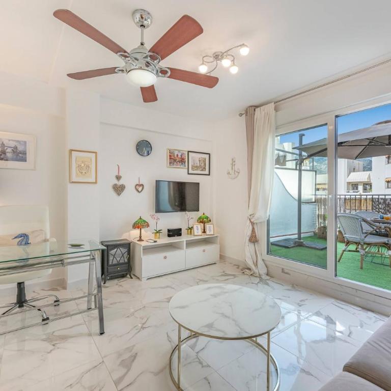 Modern 1 Bedroom Apartment, Steps from the Sea & Downtown - Apartamento de 1 dormitorio con terraza - 1