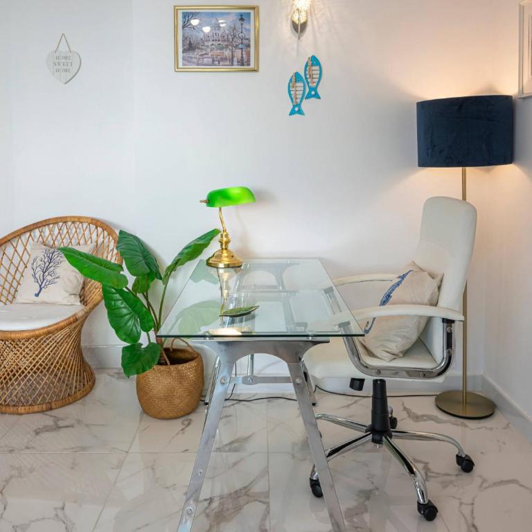 Modern 1 Bedroom Apartment, Steps from the Sea & Downtown - Apartamento de 1 dormitorio con terraza - 5