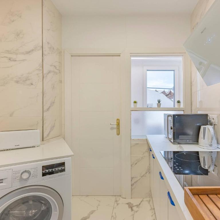 Modern 1 Bedroom Apartment, Steps from the Sea & Downtown - Apartamento de 1 dormitorio con terraza - 16