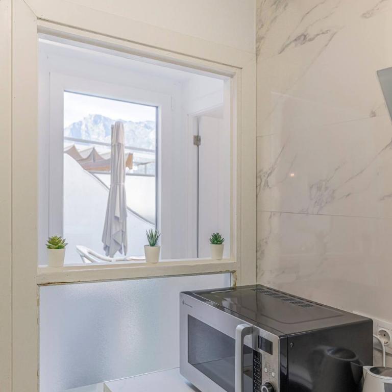 Modern 1 Bedroom Apartment, Steps from the Sea & Downtown - Apartamento de 1 dormitorio con terraza - 18