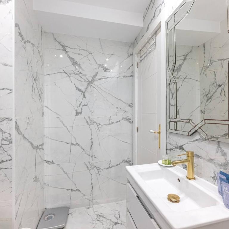 Modern 1 Bedroom Apartment, Steps from the Sea & Downtown - Apartamento de 1 dormitorio con terraza - 26