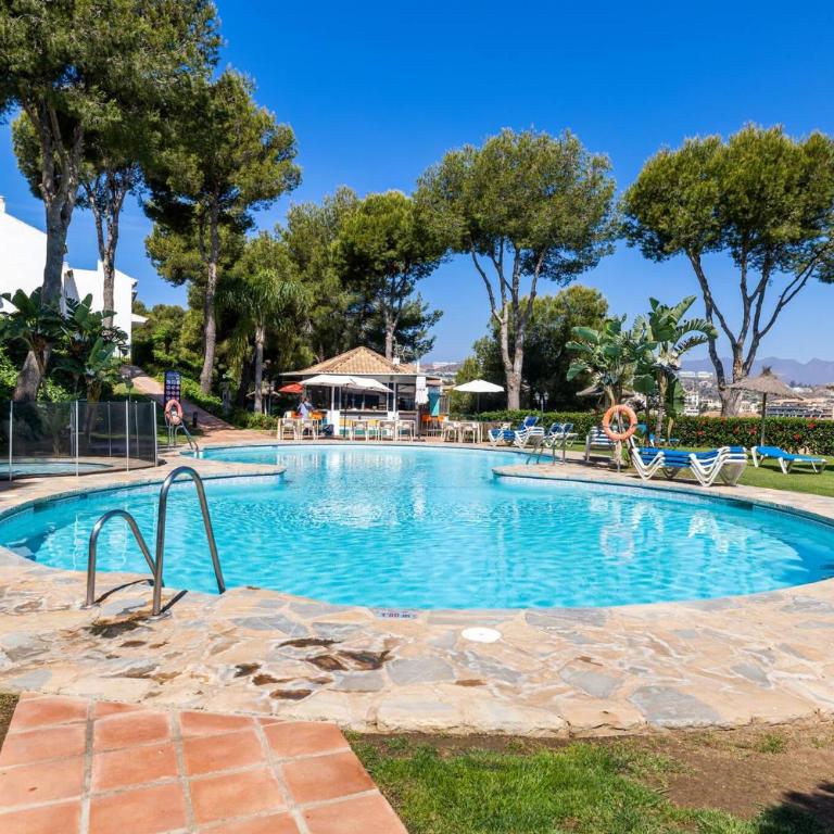Shiny 2BR Apt with Views, Pool, Great Location - Apartamento de 2 dormitorios - 1