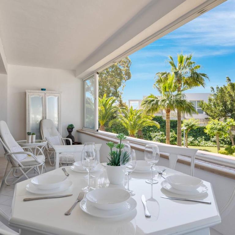 Shiny 2BR Apt with Views, Pool, Great Location - Apartamento de 2 dormitorios - 3
