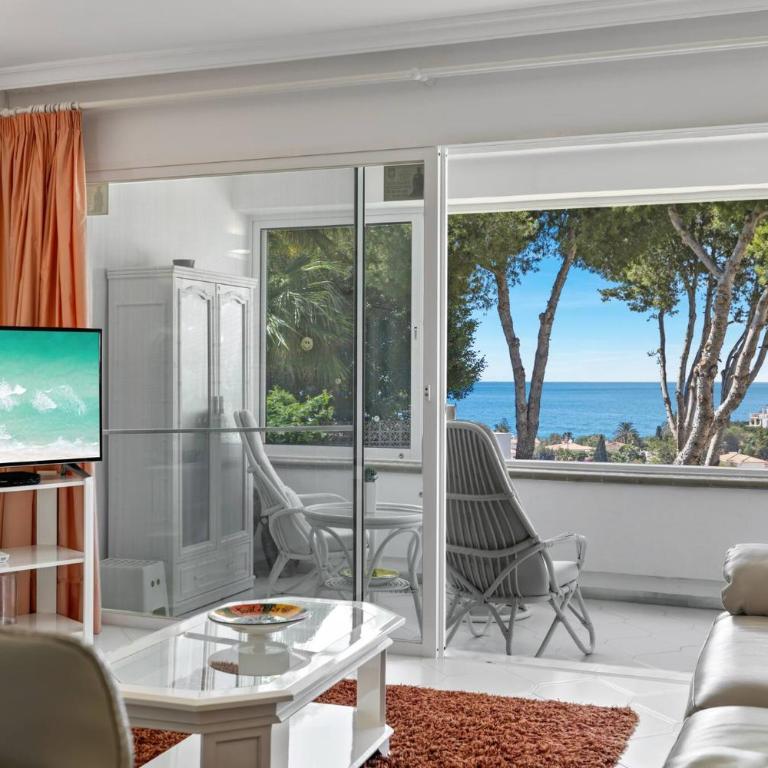 Shiny 2BR Apt with Views, Pool, Great Location - Apartamento de 2 dormitorios - 15