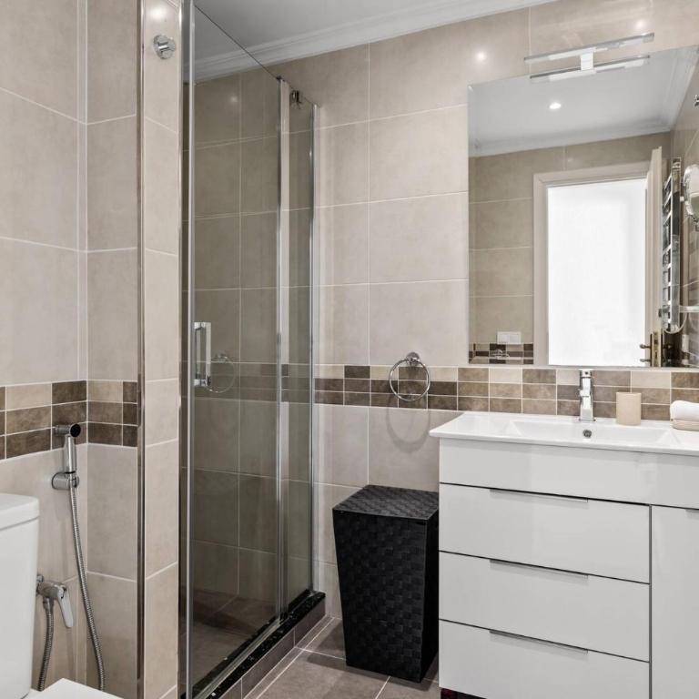Shiny 2BR Apt with Views, Pool, Great Location - Apartamento de 2 dormitorios - 25