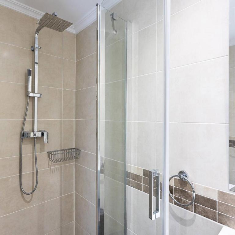 Shiny 2BR Apt with Views, Pool, Great Location - Apartamento de 2 dormitorios - 27