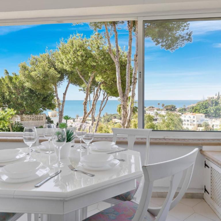 Shiny 2BR Apt with Views, Pool, Great Location - Apartamento de 2 dormitorios - 30