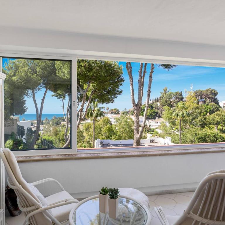 Shiny 2BR Apt with Views, Pool, Great Location - Apartamento de 2 dormitorios - 31