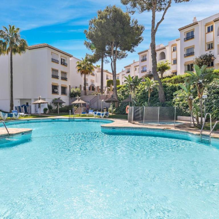 Shiny 2BR Apt with Views, Pool, Great Location - Apartamento de 2 dormitorios - 36