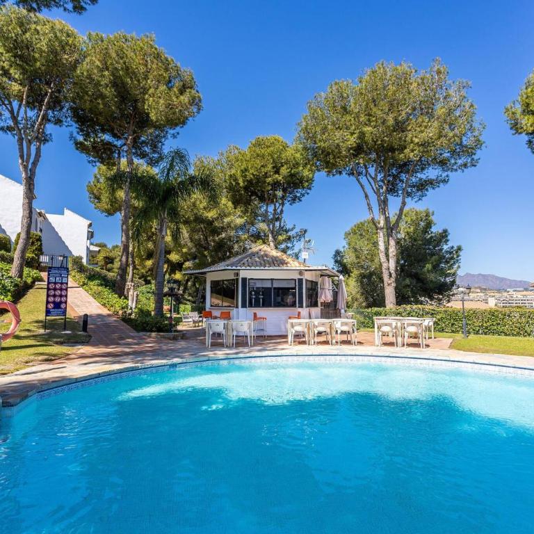 Shiny 2BR Apt with Views, Pool, Great Location - Apartamento de 2 dormitorios - 35