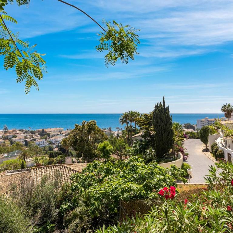 Shiny 2BR Apt with Views, Pool, Great Location - Apartamento de 2 dormitorios - 41