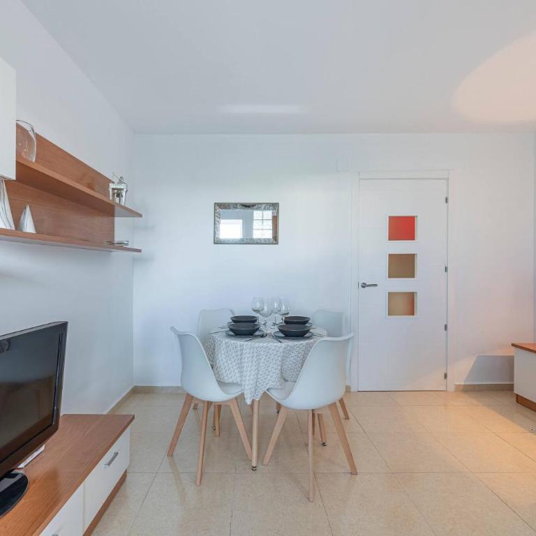 Marvellous 1 Bedroom Beachfront Flat with Parking and Pool - Apartamento de 1 dormitorio con vistas al océano - 6