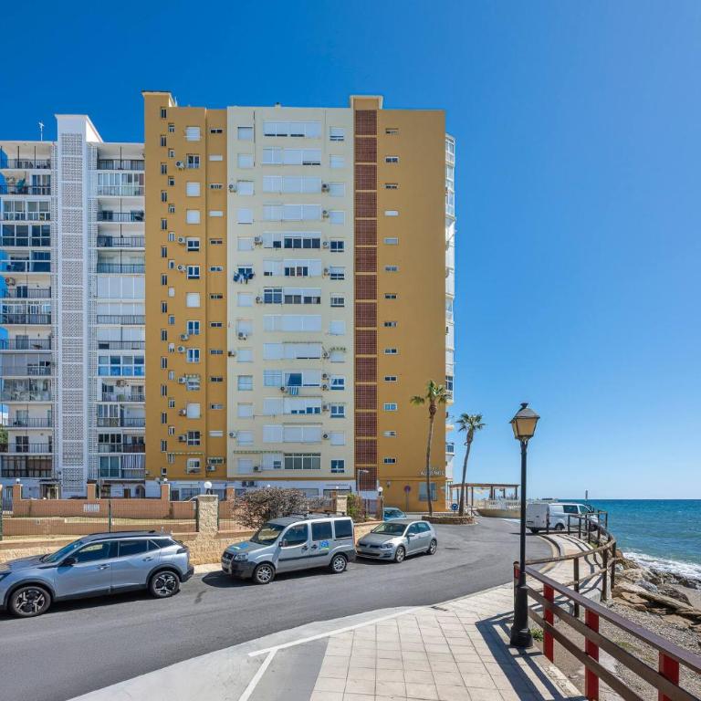 Marvellous 1 Bedroom Beachfront Flat with Parking and Pool - Apartamento de 1 dormitorio con vistas al océano - 14
