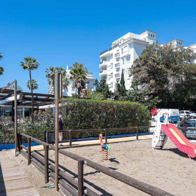 Marvellous 1 Bedroom Beachfront Flat with Parking and Pool - Apartamento de 1 dormitorio con vistas al océano - 23