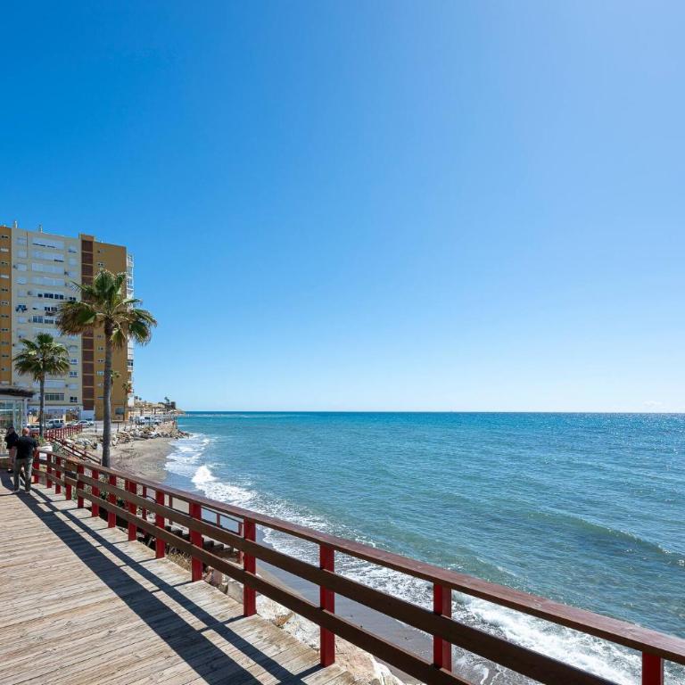 Marvellous 1 Bedroom Beachfront Flat with Parking and Pool - Apartamento de 1 dormitorio con vistas al océano - 25