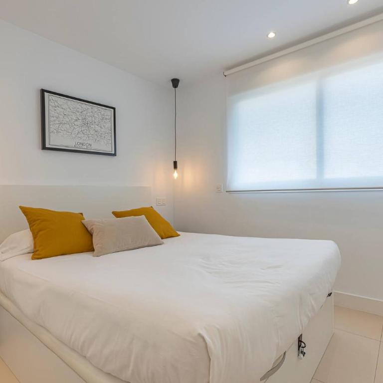 Bright Apartment Close to the Sea - One-Bedroom Apartment - 2