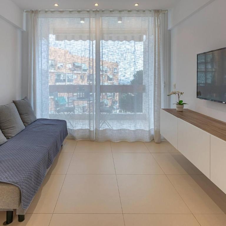 Bright Apartment Close to the Sea - One-Bedroom Apartment - 4