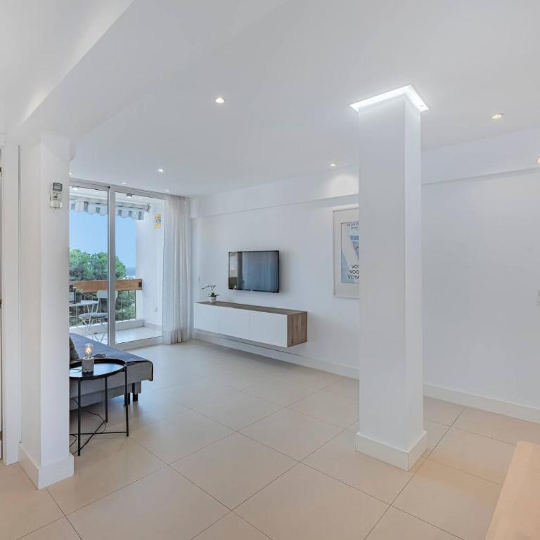 Bright Apartment Close to the Sea - One-Bedroom Apartment - 9