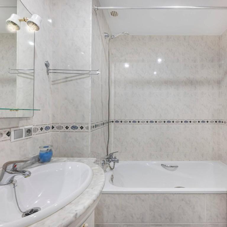 Marvellous 1 Bedroom Beachfront Flat with Parking and Pool - Apartamento de 1 dormitorio con vistas al océano - 48