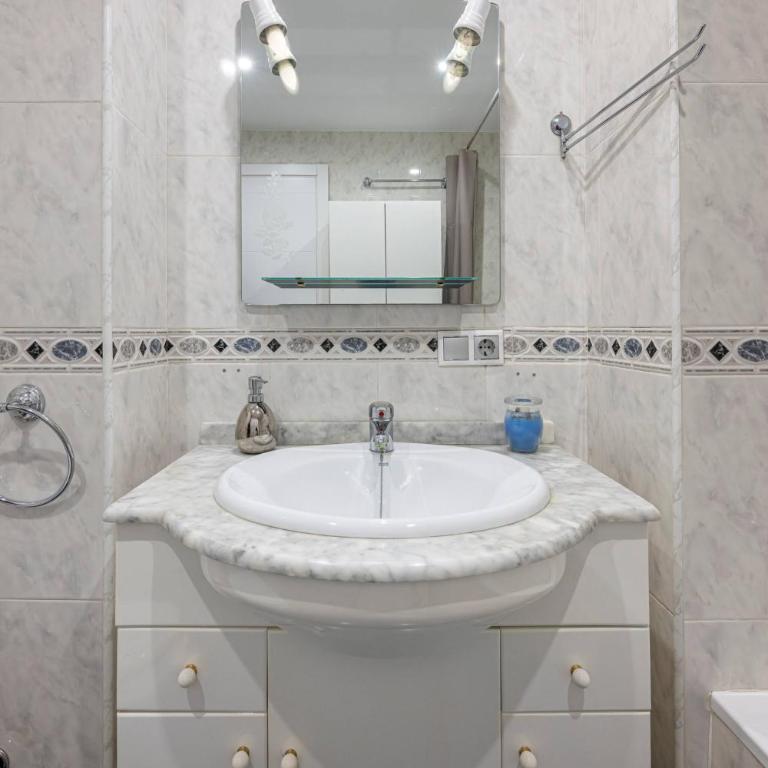 Marvellous 1 Bedroom Beachfront Flat with Parking and Pool - Apartamento de 1 dormitorio con vistas al océano - 51