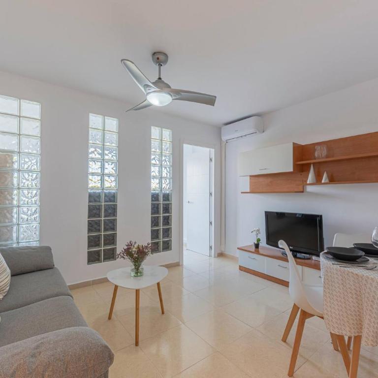 Marvellous 1 Bedroom Beachfront Flat with Parking and Pool - Apartamento de 1 dormitorio con vistas al océano - 58