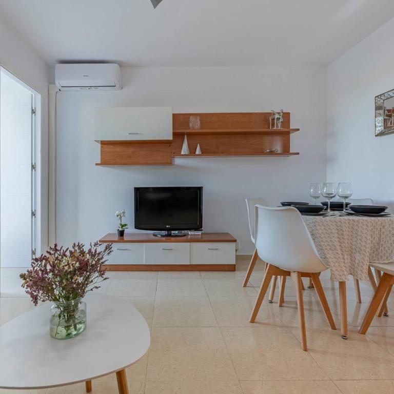 Marvellous 1 Bedroom Beachfront Flat with Parking and Pool - Apartamento de 1 dormitorio con vistas al océano - 60