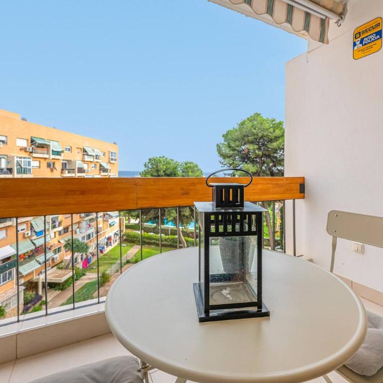 Bright Apartment Close to the Sea - One-Bedroom Apartment - 32