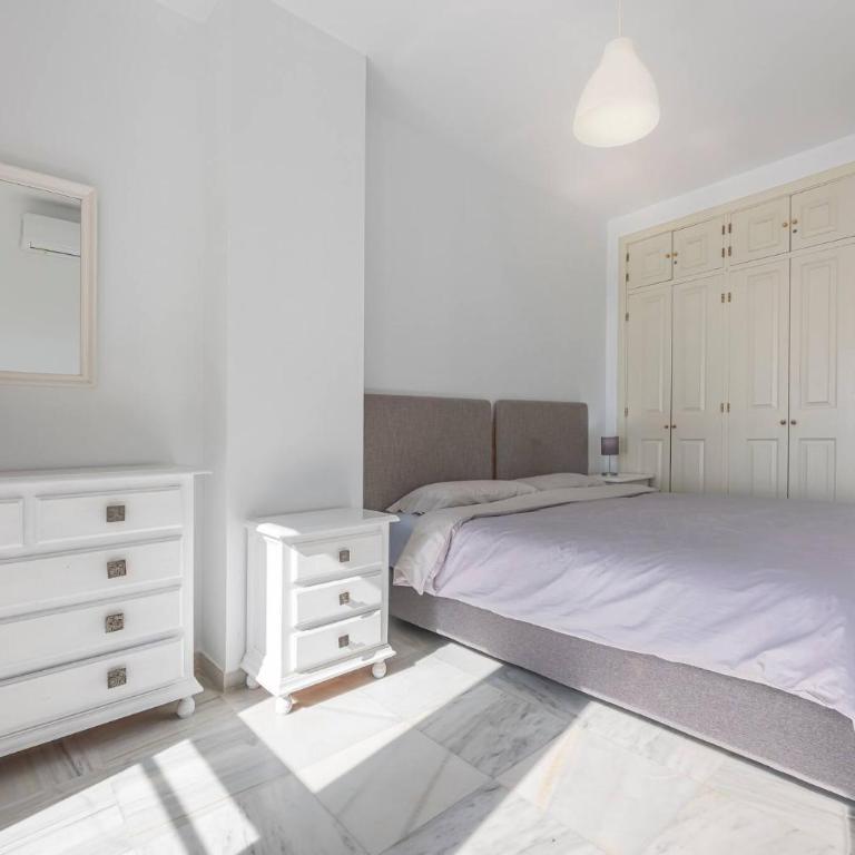 Cozy & Comfy Seaside Retreat in Estepona - Two-Bedroom Apartment - 7