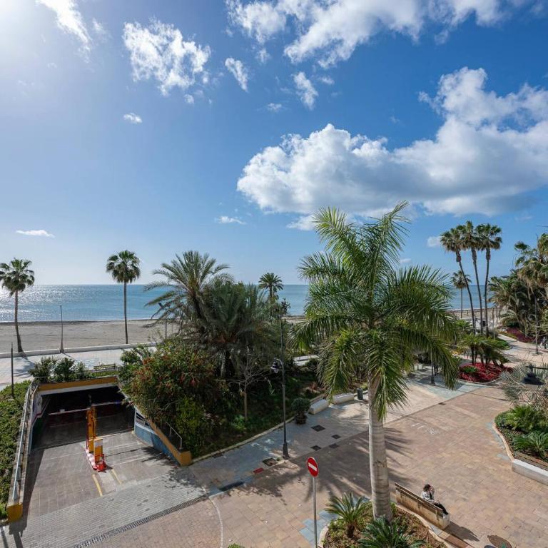 Cozy & Comfy Seaside Retreat in Estepona - Two-Bedroom Apartment - 11