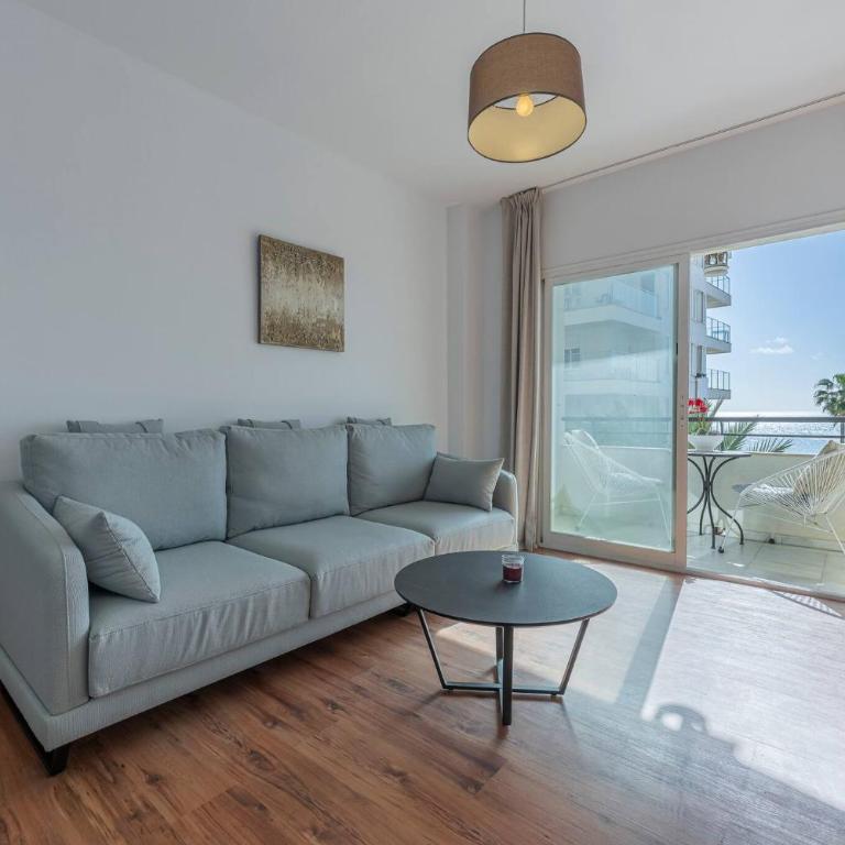 Cozy & Comfy Seaside Retreat in Estepona - Two-Bedroom Apartment - 14