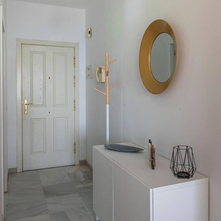 Cozy & Comfy Seaside Retreat in Estepona - Two-Bedroom Apartment - 18