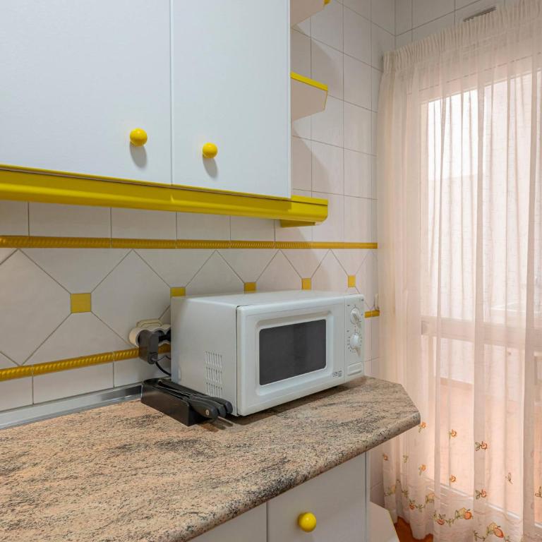 Cozy & Comfy Seaside Retreat in Estepona - Two-Bedroom Apartment - 38