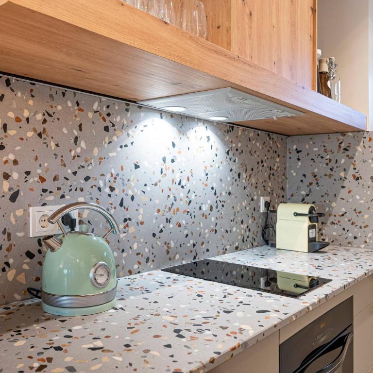 Newly renovated studio in Golden Mile w/ Pool - One-Bedroom Apartment - 18