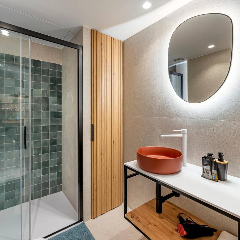 Newly renovated studio in Golden Mile w/ Pool - One-Bedroom Apartment - 21