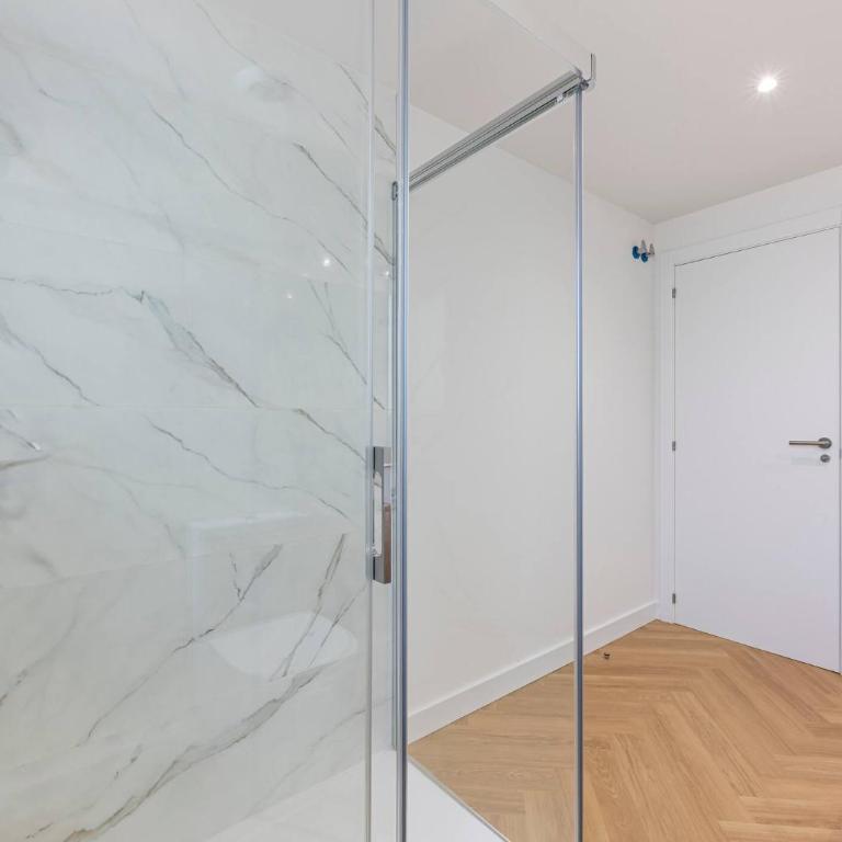 Fancy and Minimalist Flat in Estepona l Sea views - Three-Bedroom Apartment - 46