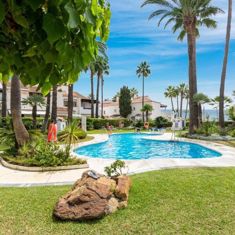 Gorgeous 3 Br Apart with Sea Views, Pool - Three-Bedroom Apartment - 2