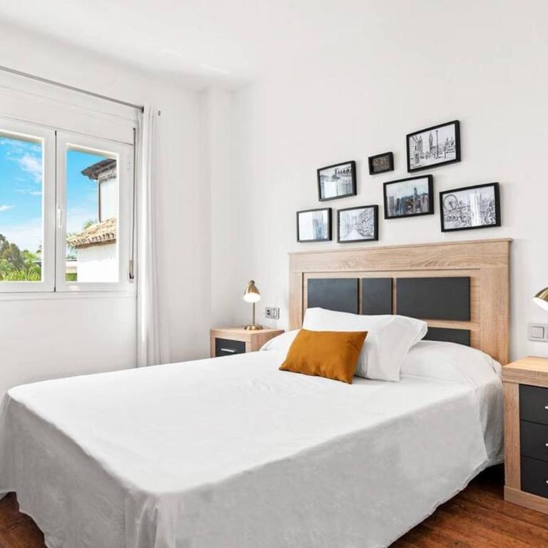Gorgeous 3 Br Apart with Sea Views, Pool - Three-Bedroom Apartment - 4