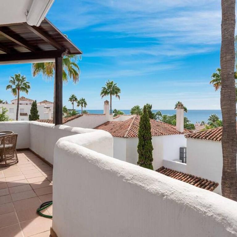 Gorgeous 3 Br Apart with Sea Views, Pool - Three-Bedroom Apartment - 5