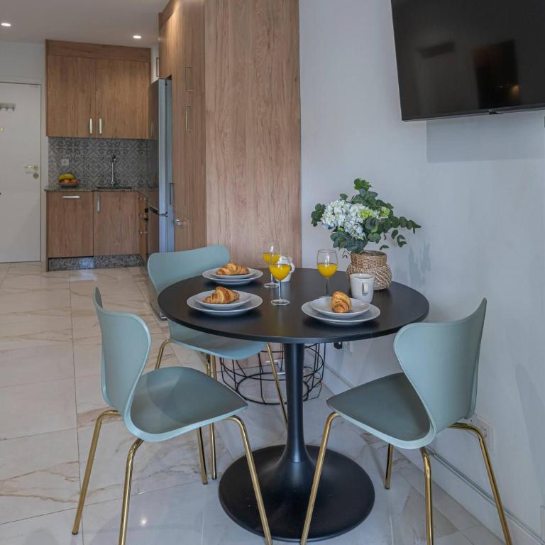 Studio with Sea Views, Pool, Parking and Tennis Court - One-Bedroom Apartment - 3