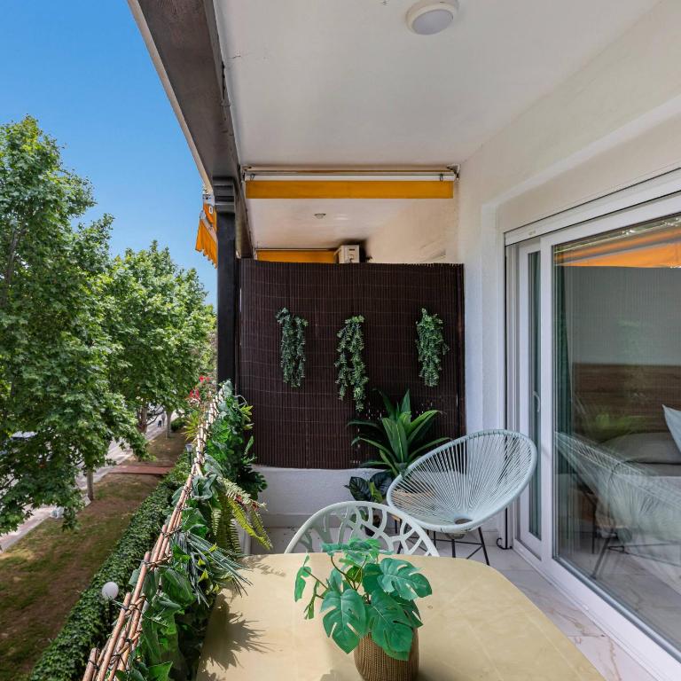 Studio with Sea Views, Pool, Parking and Tennis Court - One-Bedroom Apartment - 6
