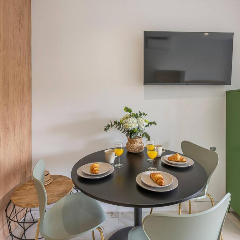 Studio with Sea Views, Pool, Parking and Tennis Court - One-Bedroom Apartment - 25