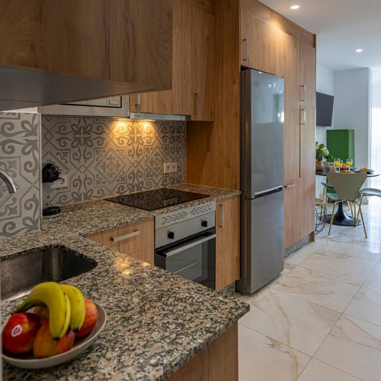 Studio with Sea Views, Pool, Parking and Tennis Court - One-Bedroom Apartment - 35