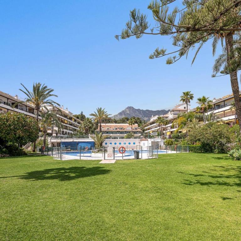 Studio with Sea Views, Pool, Parking and Tennis Court - One-Bedroom Apartment - 44