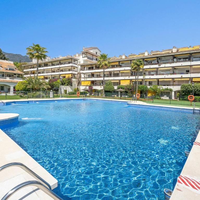 Studio with Sea Views, Pool, Parking and Tennis Court - One-Bedroom Apartment - 48