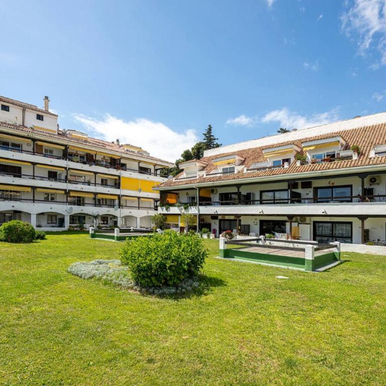 Studio with Sea Views, Pool, Parking and Tennis Court - One-Bedroom Apartment - 51